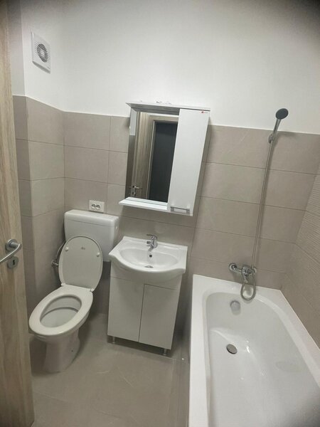 Aparatorii Patriei Apartament 2 cam de inchiriat 15 min mers Metrou